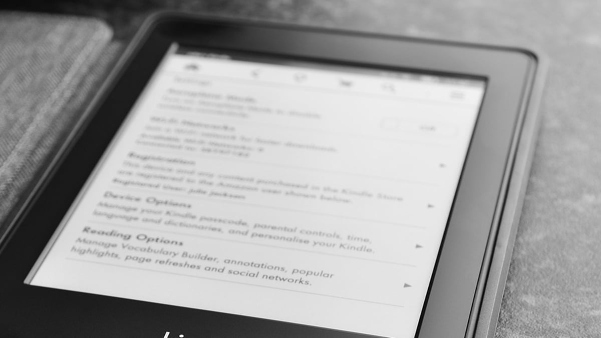 Presídio de Anicuns tem kindle com livros digitais para projeto de remição por leitura