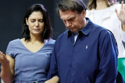 7115034a-bolsonaro-e-michelle-divulgacao-pr-1200x675-1