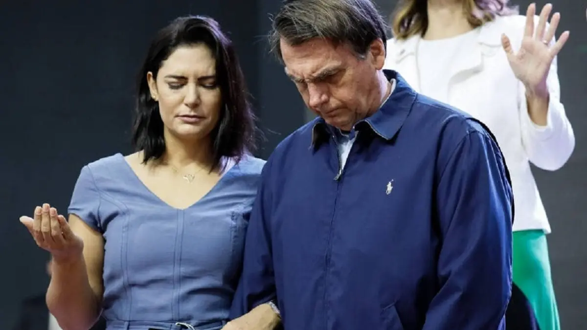 7115034a-bolsonaro-e-michelle-divulgacao-pr-1200x675-1