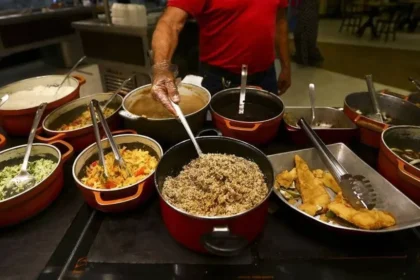 Lula assina decreto que muda regras para vale-refeição e alimentação