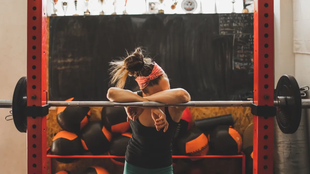 Especialista aponta sinais de overtraining e explica como evitar lesões por excesso de exercícios