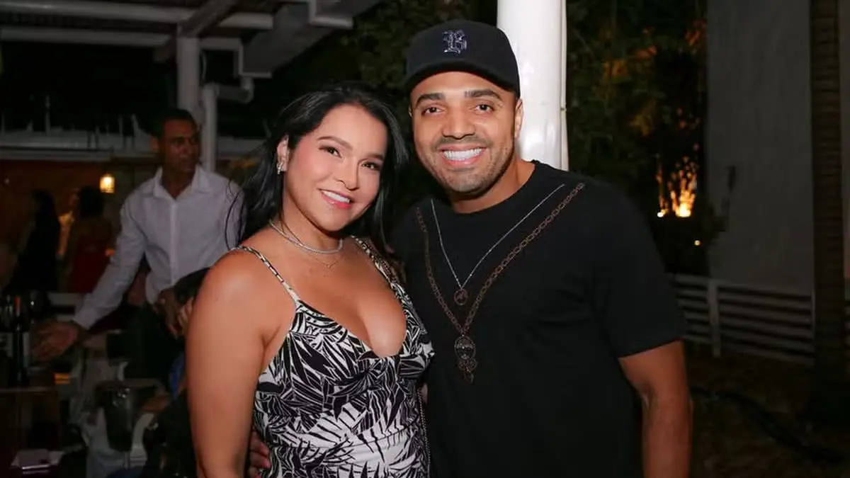 Esposa de Tirullipa prega em retiro evangélico após perdoar traição do marido: 'Eu aceito, Senhor' Stefânia Lemos