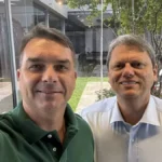 Centrão mantém preferência por Tarcísio, e ala vê possibilidade de Flávio não manter candidatura