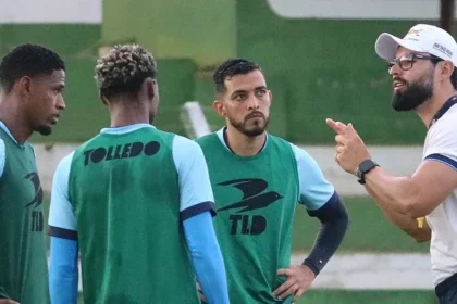 Luan Carlos, técnico do Crac