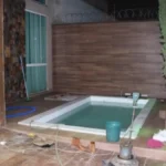 Encerador era usado na piscina no momento do choque - (Foto: reprodução/PC)