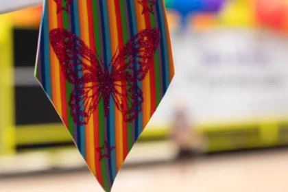 TJGO garante direito a registro de gênero ‘não-binário’ a jovem de 19 anos