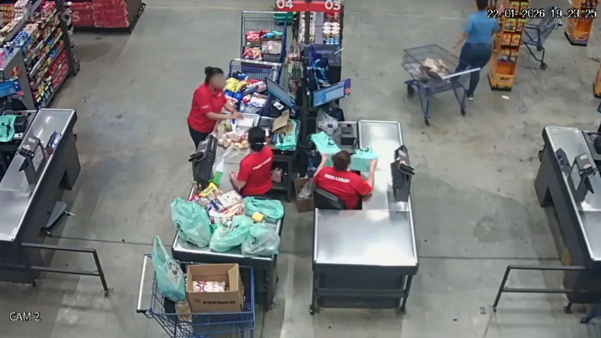 Câmeras de segurança do estabelecimento registraram tentativa de furto