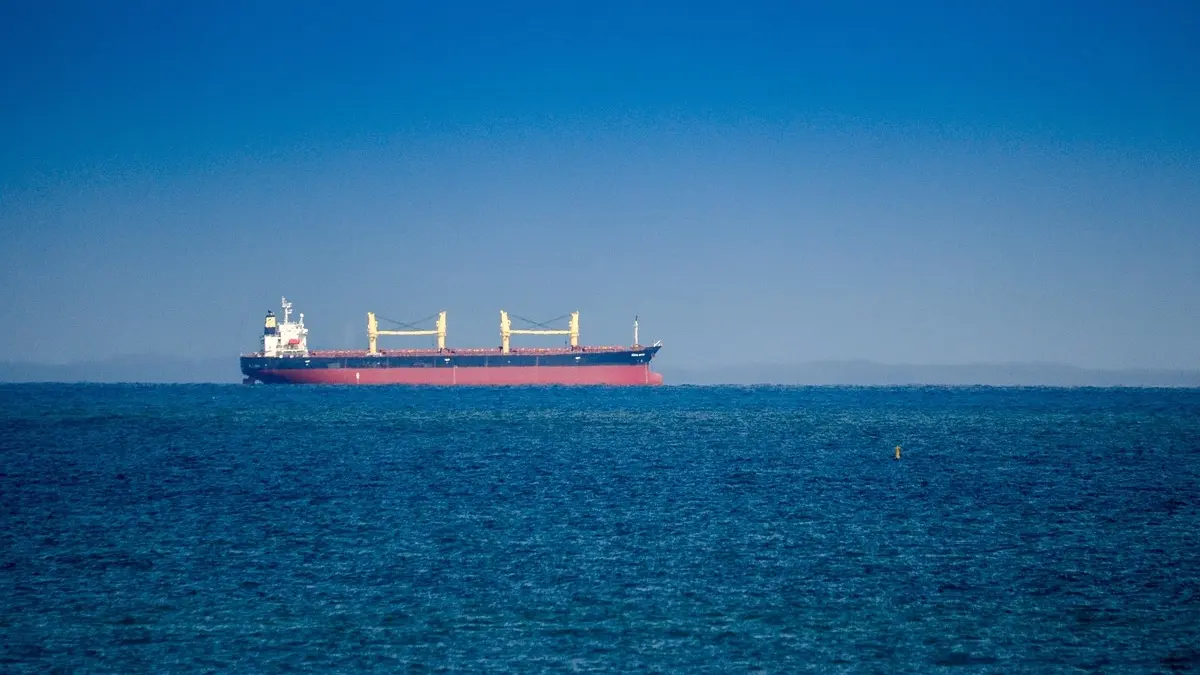 China condena apreensão de navios-petroleiros pelos EUA