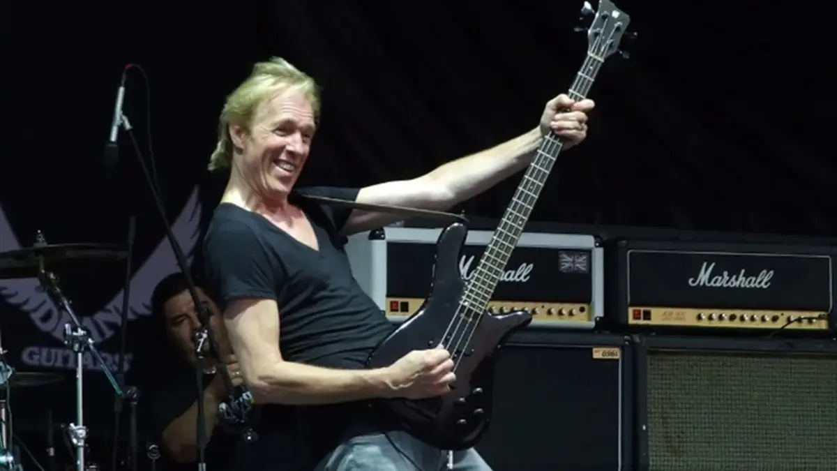 Morre Francis Buchholz, baixista que marcou a banda Scorpions, aos 71 anos