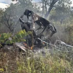 Avião cai após decolagem em Formosa, mas piloto escapa antes da aeronave pegar fogo