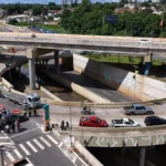 Complexo Jamel Cecílio recebe totens que fecham cancelas automaticamente em caso de alagamento