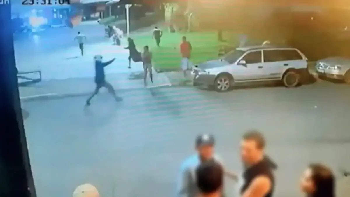 Mãe dos irmãos entrou em luta corporal com atirador - (Foto: reprodução/PM)