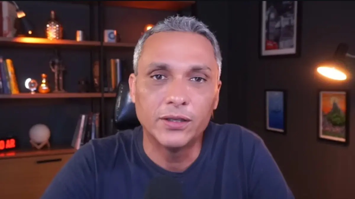 "Fogo amigo chegou a um nível que não dá mais", diz Gayer em comunicado nas redes