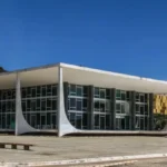 STF derruba lei que criou Programa Escola Sem Partido no Paraná