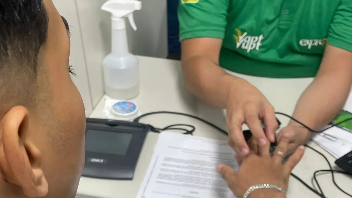 Jovem goiano de 18 anos sem documentos dá entrada no RG e pega ainda este mês